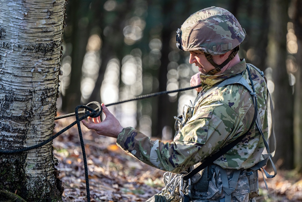 Army Mountain Warfare School winter training