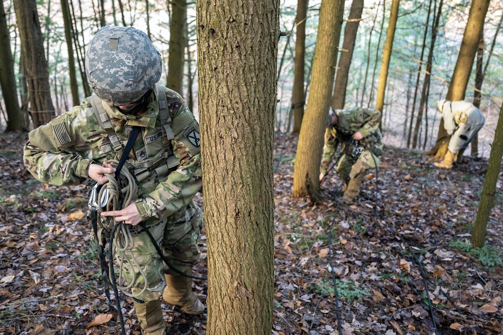 Army Mountain Warfare School winter training