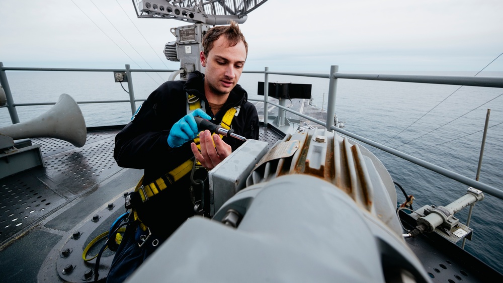 George Washington Conducts Aloft Operations