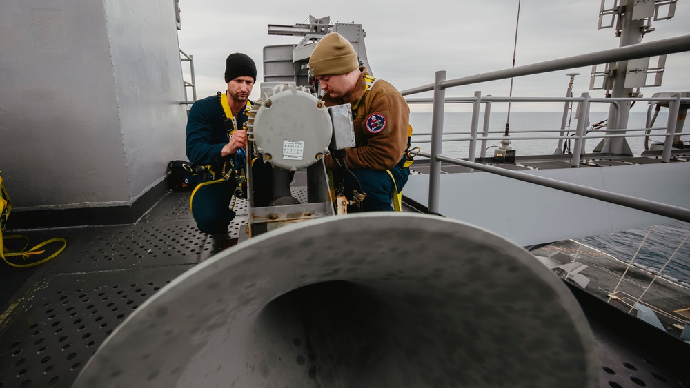 George Washington Conducts Aloft Operations