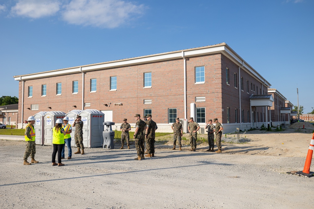 26th MEU Staff Visits New Command Post