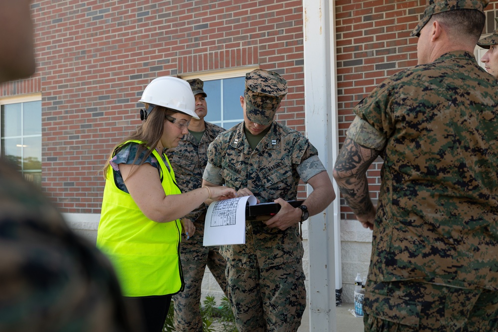 26th MEU Staff Visits New Command Post