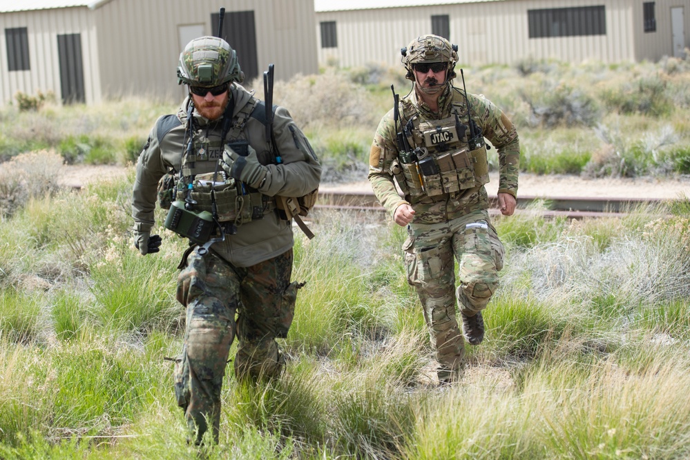 Idaho National Guardsmen, German JTACs reinforce relationships through training