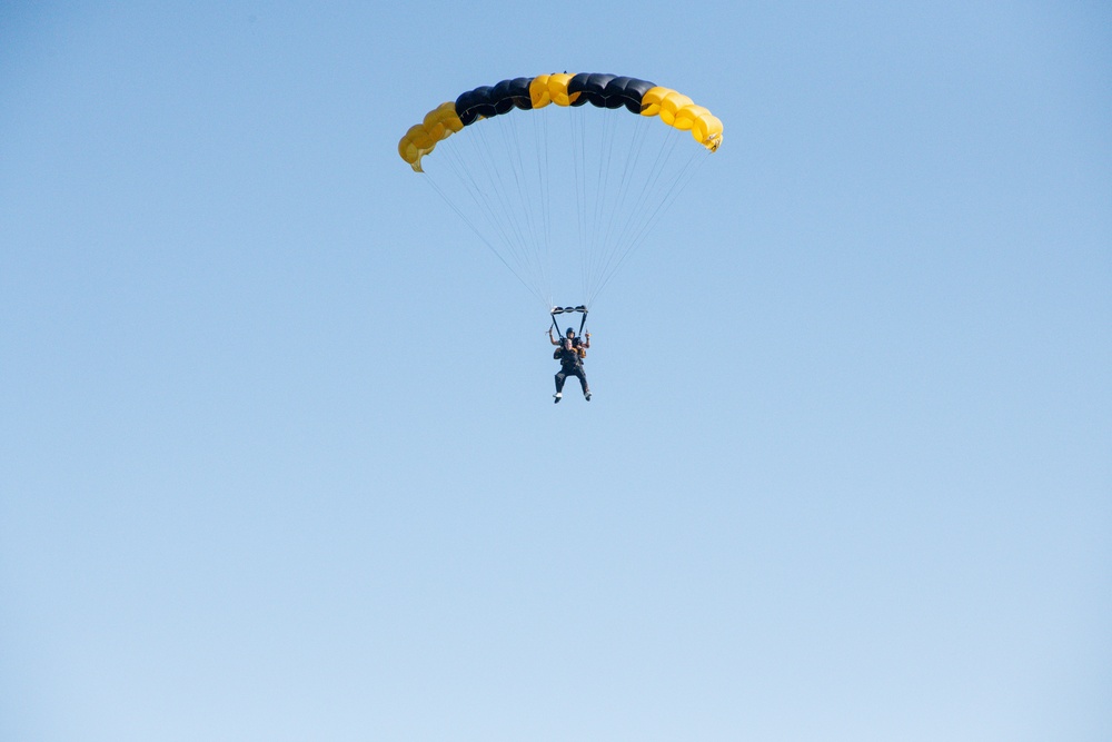 Golden Knights Tandem Dive