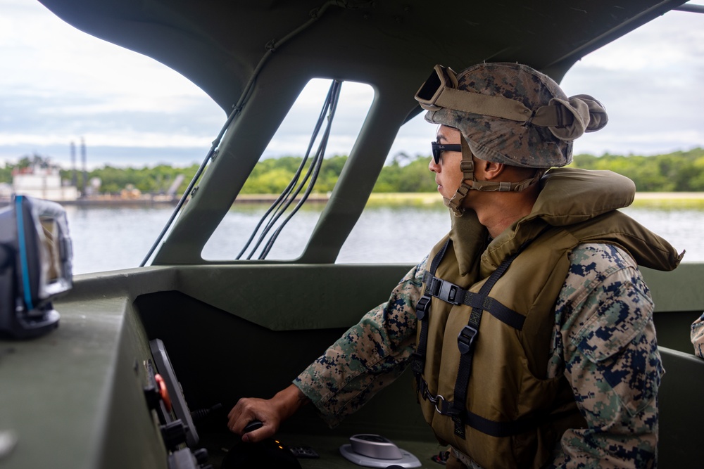 Combat Logistics Battalion 8 Conducts Littoral Service Support