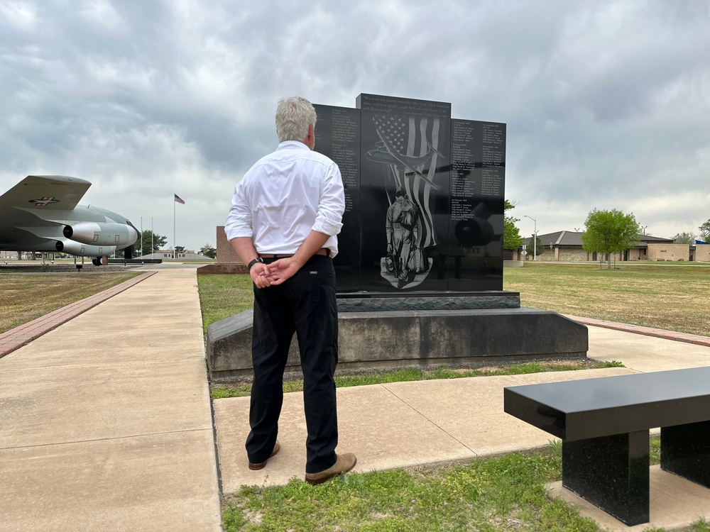 From cockpit to canvas: Lt. Col. Bailey's legacy at Mobility’s Hometown