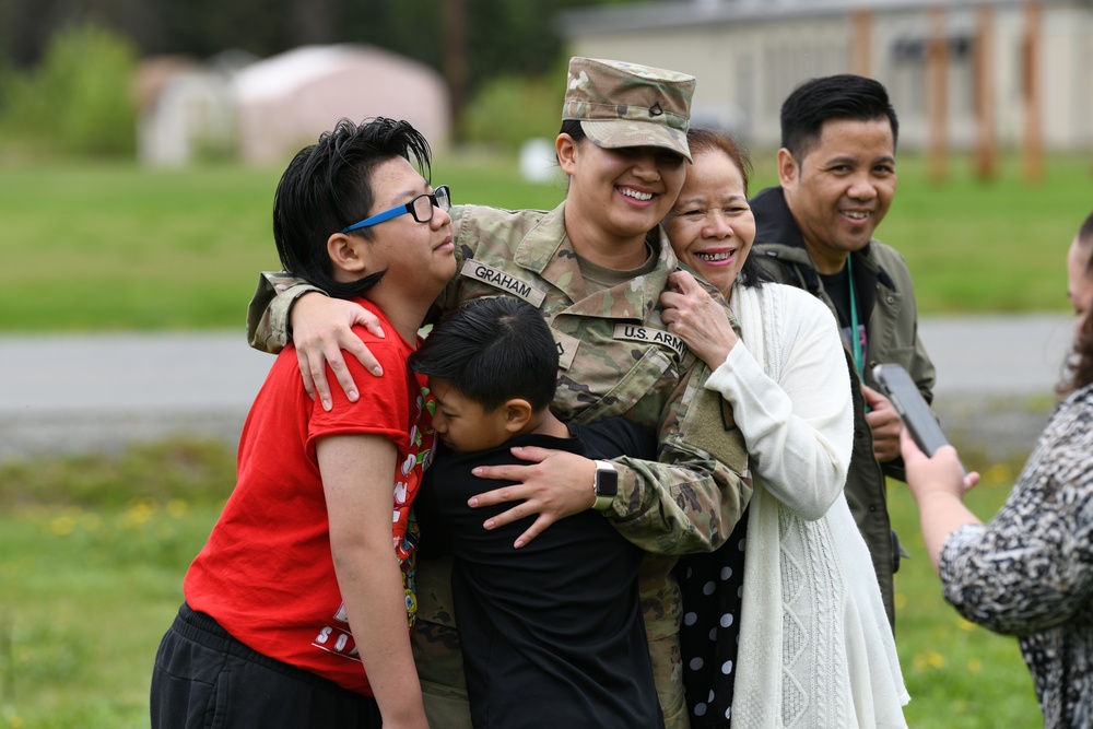 Alaska Guard Soldiers honored before Middle East deployment