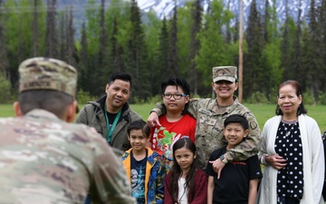 Alaska Guard Soldiers honored before Middle East deployment