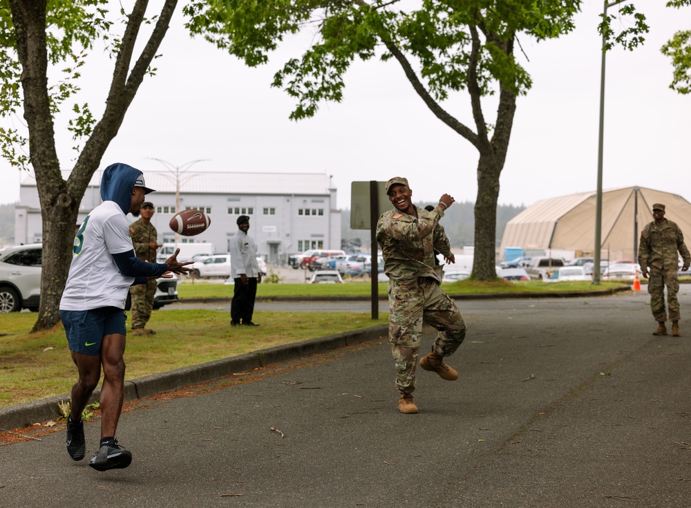 Seattle Seahawks meet with Ghost Soldiers, share team experience