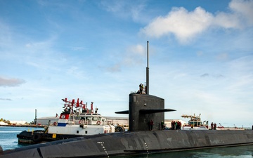 USS Louisiana (SSBN 743) Departs Guam Following Exchange of Command, Demonstrating U.S. Naval Strength in the Indo-Pacific