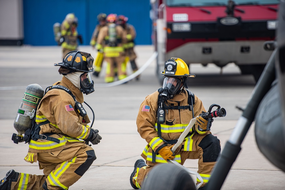 Peruvian, U.S. firefighters train for aircraft fire evacuations