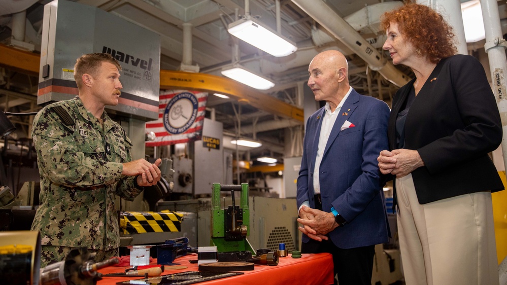 The Administrator of the Northern Territory Visits Emory S. Land