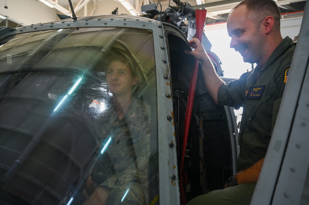Andersen Air Force Base Cadet Squadron tours the Helicopter Sea Combat Squadron TWO-FIVE