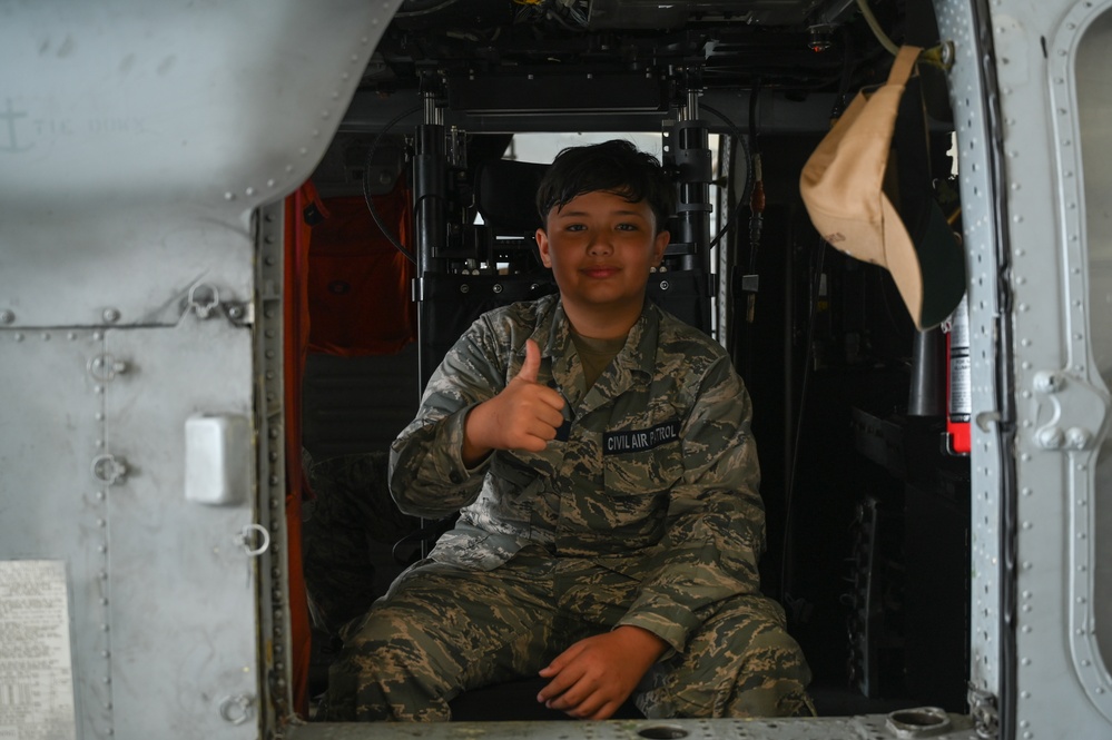 Andersen Air Force Base Cadet Squadron tours the Helicopter Sea Combat Squadron TWO-FIVE