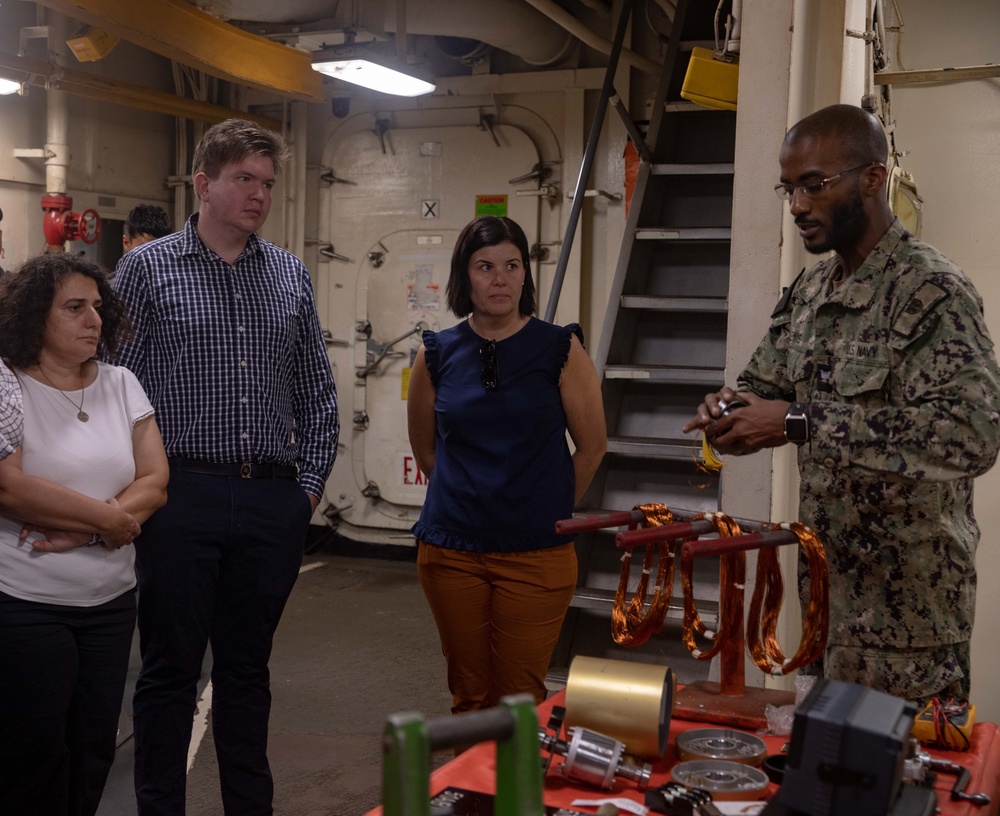 Emory S. Land host tours in Darwin