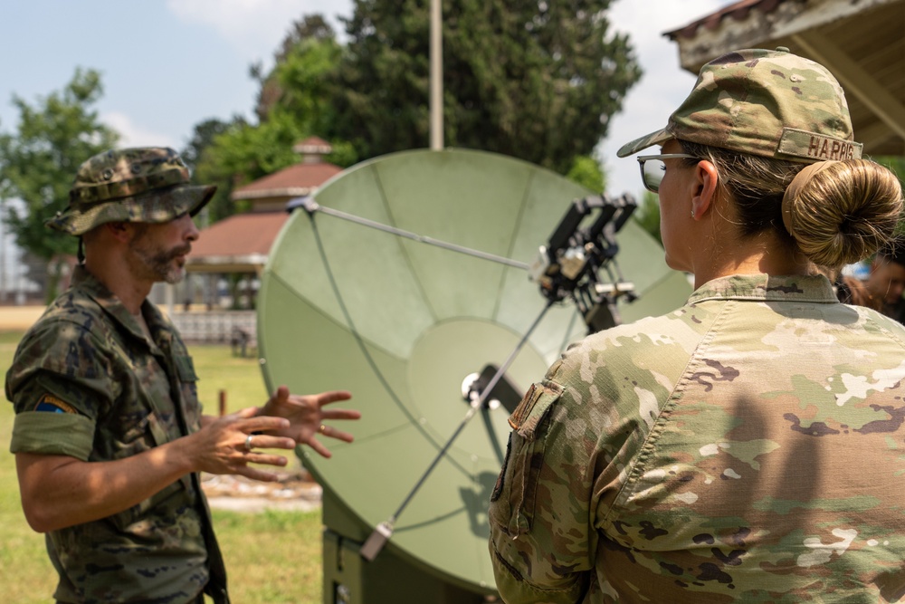 Spanish forces at Incirlik showcase capabilities during Spanish Armed Forces Day