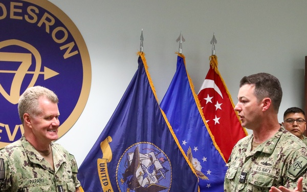 Commander, U.S. Indo-Pacific Command visits Command Destroyer Squadron Seven