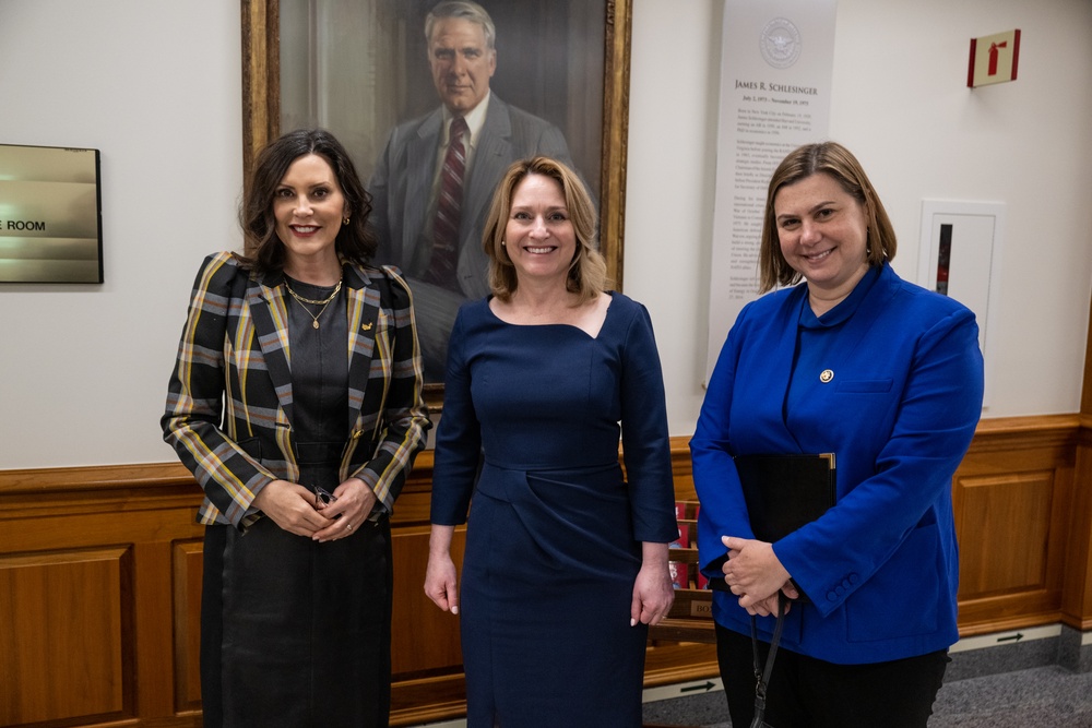 Deputy Secretary Hicks meets with Michigan Gov. Whitmer