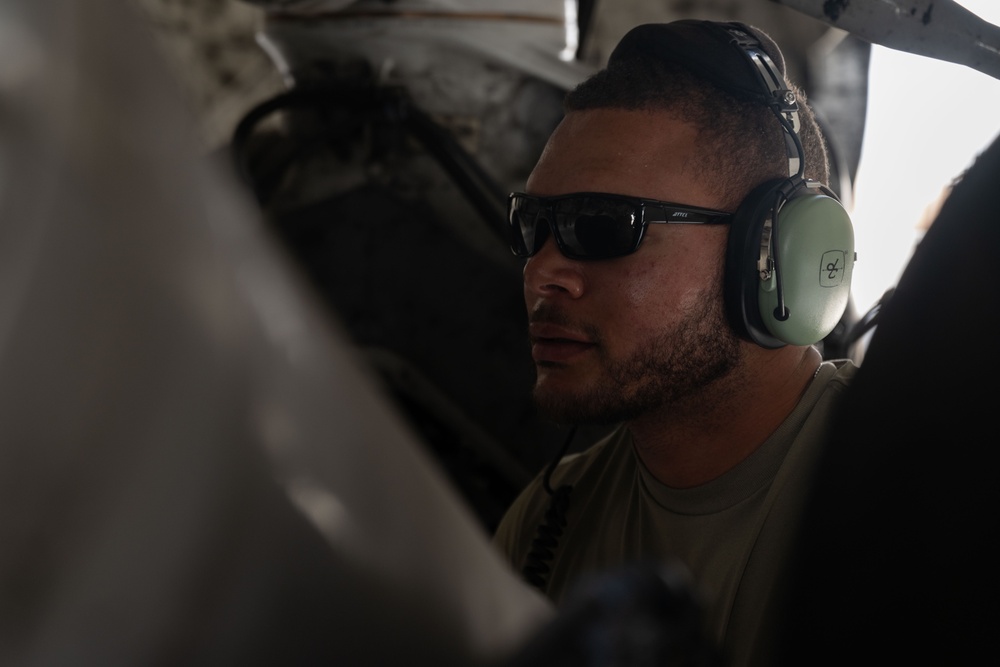 C-17 Globemaster III offload AH-64E Apaches in the USCENTCOM area of responsibility