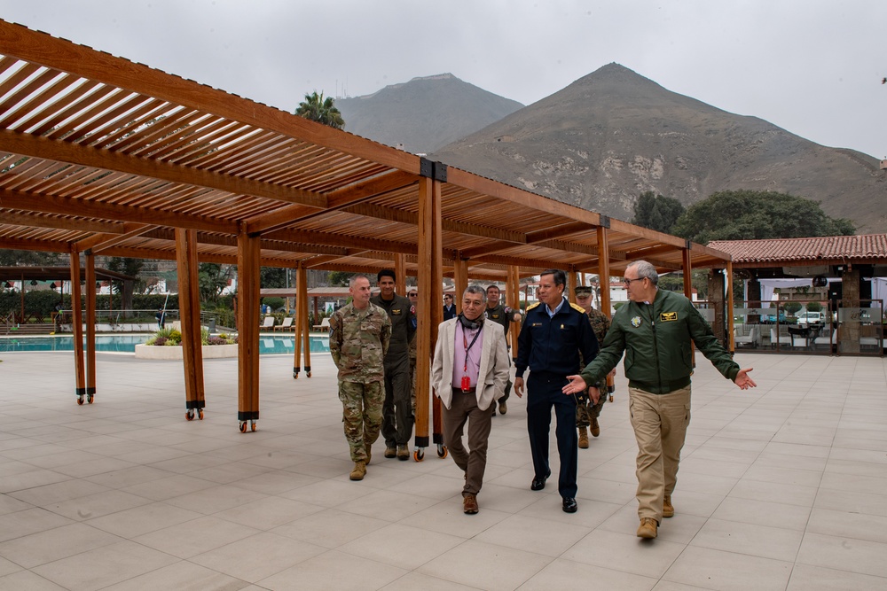 Peruvian deputy minister of resources for defense visits RS24 Task Force headquarters