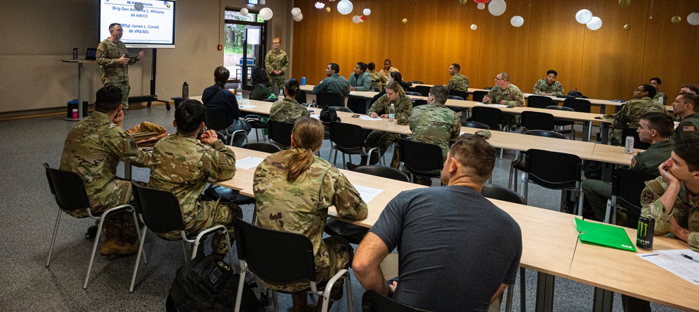 Brig. Gen. Williams visits newcomers brief