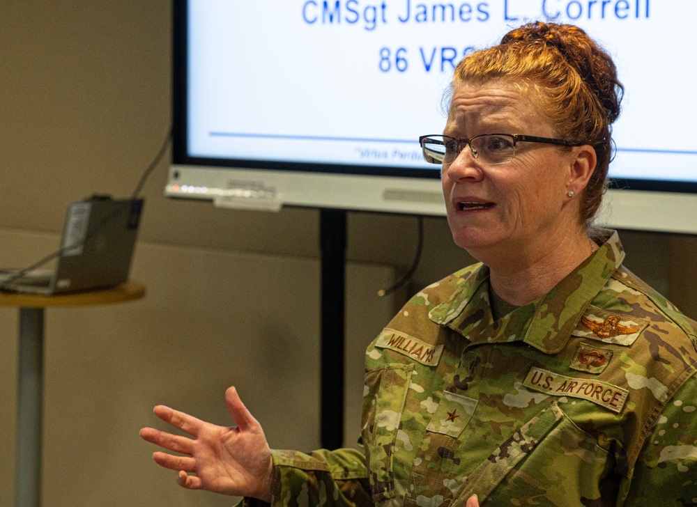 Brig. Gen. Williams visits newcomers brief