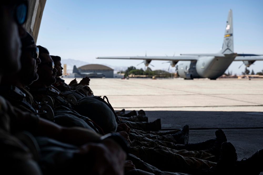 Peru, US partners for cargo delivery and static line jump