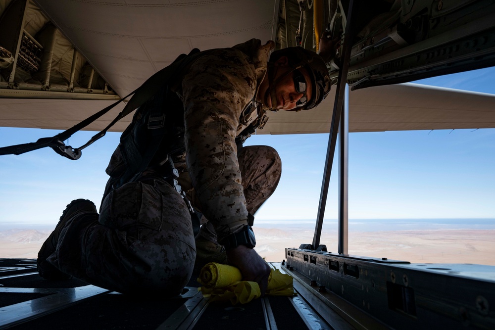 Peru, US partners for cargo delivery and static line jump