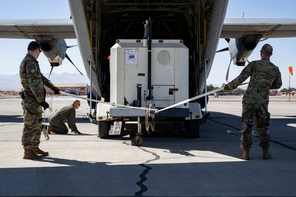 Peru, US partners for cargo delivery and static line jump