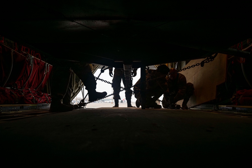 Peru, US partners for cargo delivery and static line jump