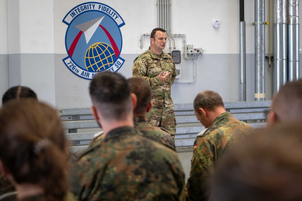 52nd FW and 726th AMS present tokens of appreciation to Bundeswehr members