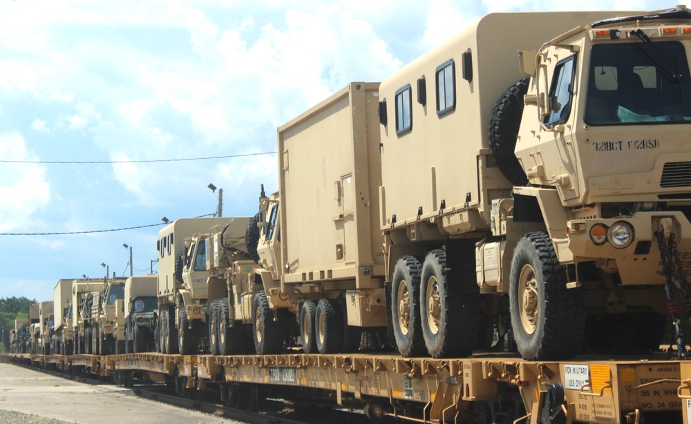 32nd Infantry Brigade Combat Team Soldiers complete ‘largest rail movement with civilian linehaul Wisconsin National Guard has ever done’