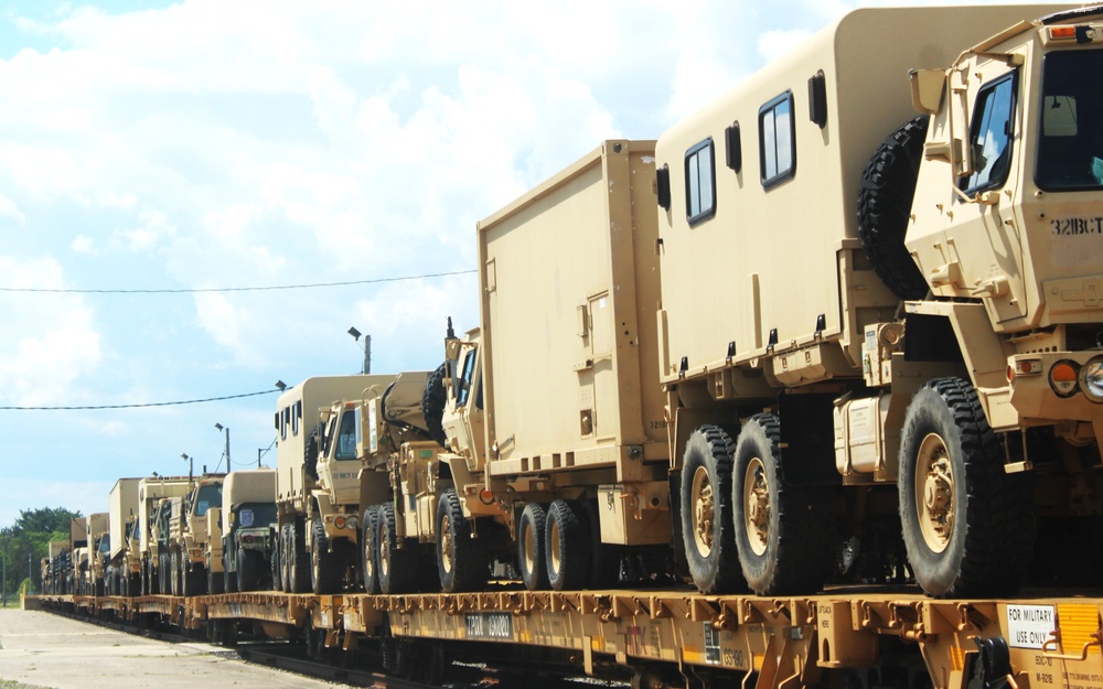 32nd Infantry Brigade Combat Team Soldiers complete ‘largest rail movement with civilian linehaul Wisconsin National Guard has ever done’