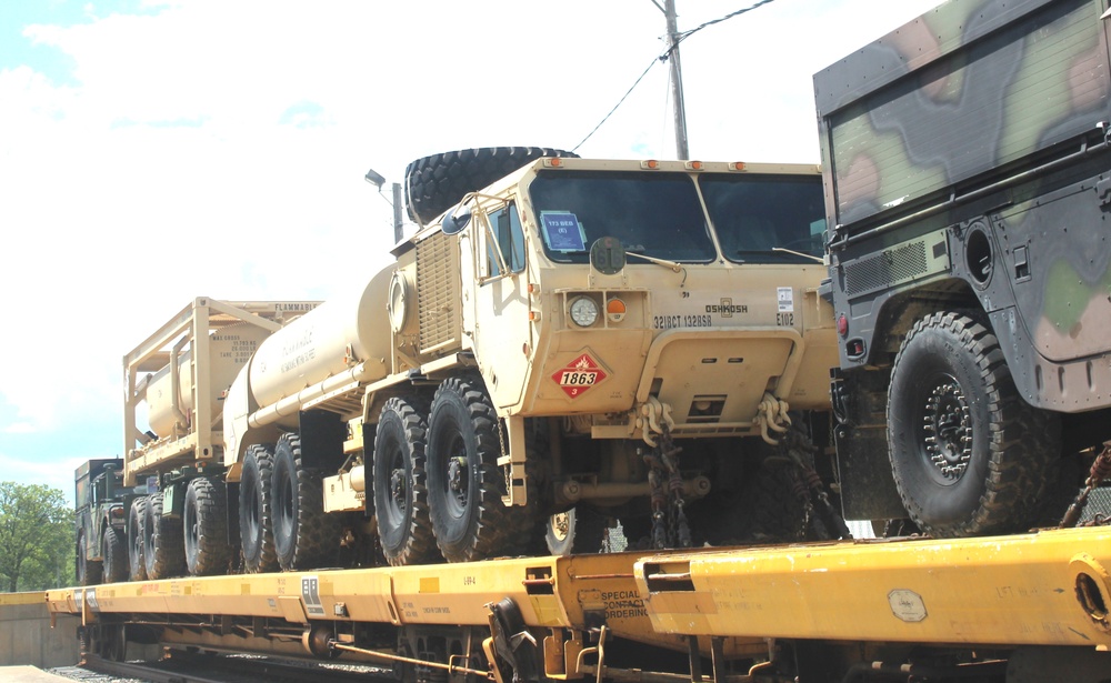 32nd Infantry Brigade Combat Team Soldiers complete ‘largest rail movement with civilian linehaul Wisconsin National Guard has ever done’