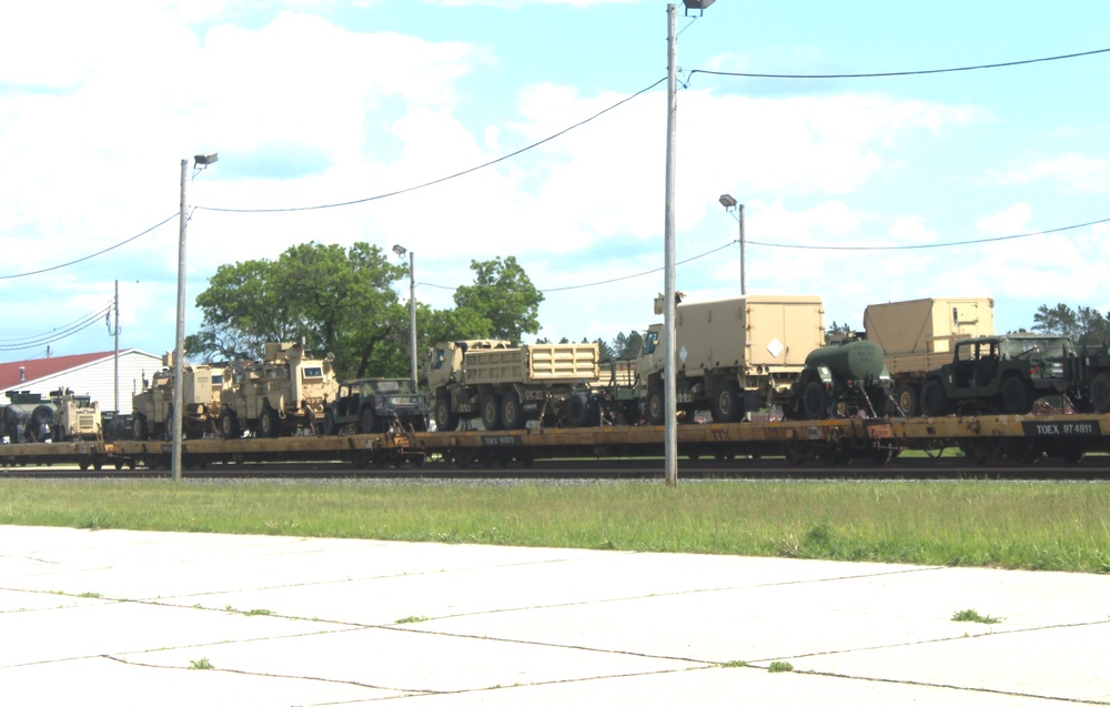 32nd Infantry Brigade Combat Team Soldiers complete ‘largest rail movement with civilian linehaul Wisconsin National Guard has ever done’