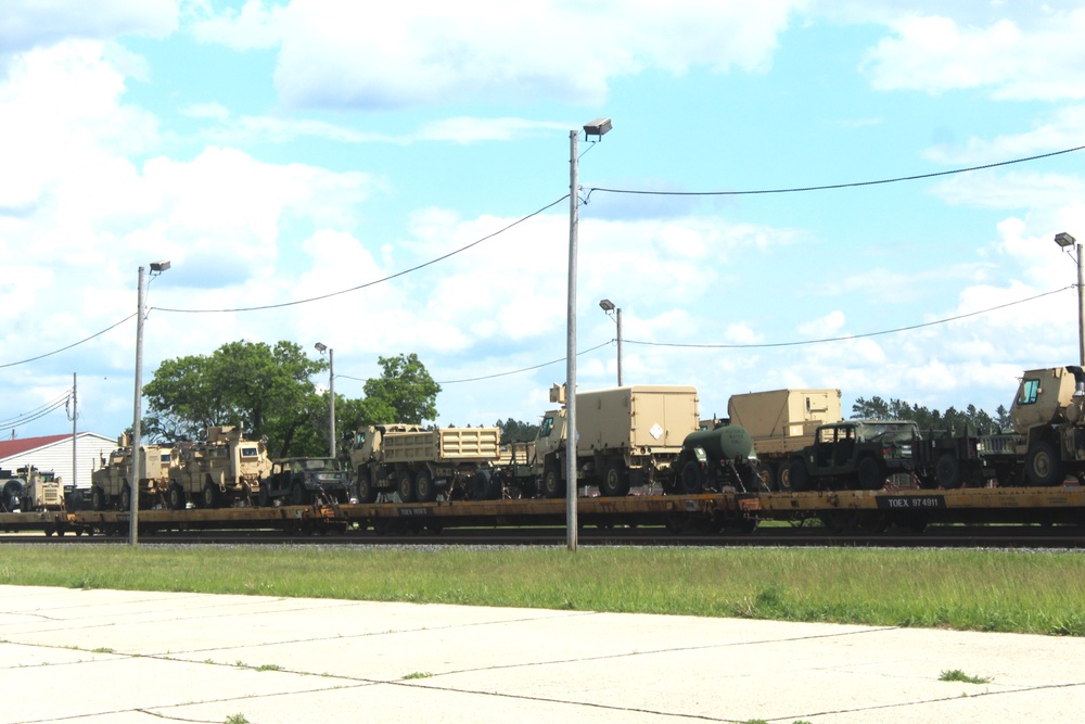 32nd Infantry Brigade Combat Team Soldiers complete ‘largest rail movement with civilian linehaul Wisconsin National Guard has ever done’