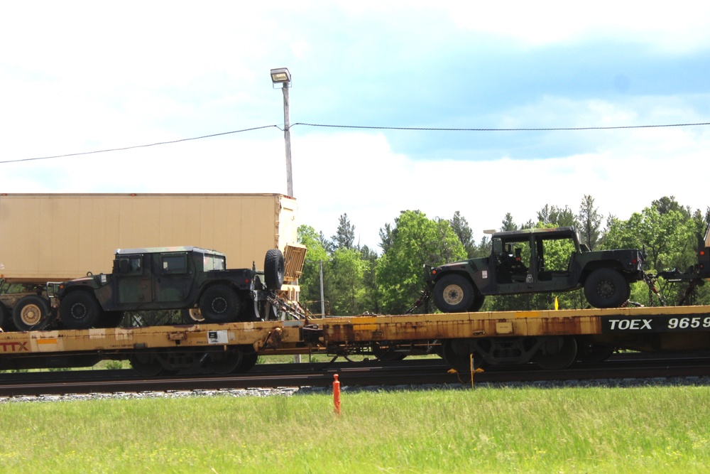 32nd Infantry Brigade Combat Team Soldiers complete ‘largest rail movement with civilian linehaul Wisconsin National Guard has ever done’