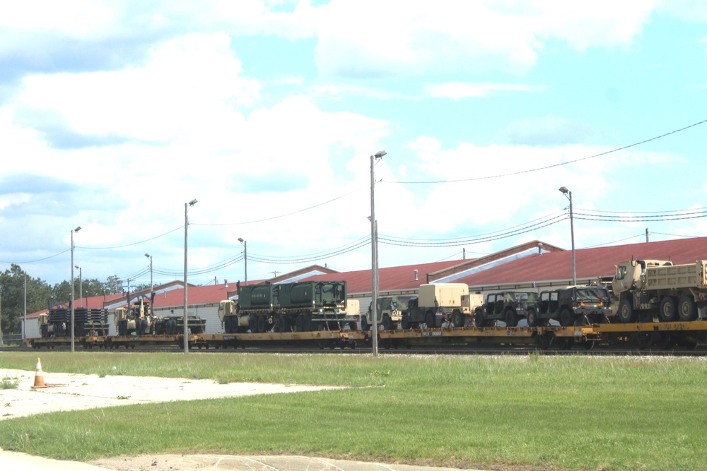 32nd Infantry Brigade Combat Team Soldiers complete ‘largest rail movement with civilian linehaul Wisconsin National Guard has ever done’