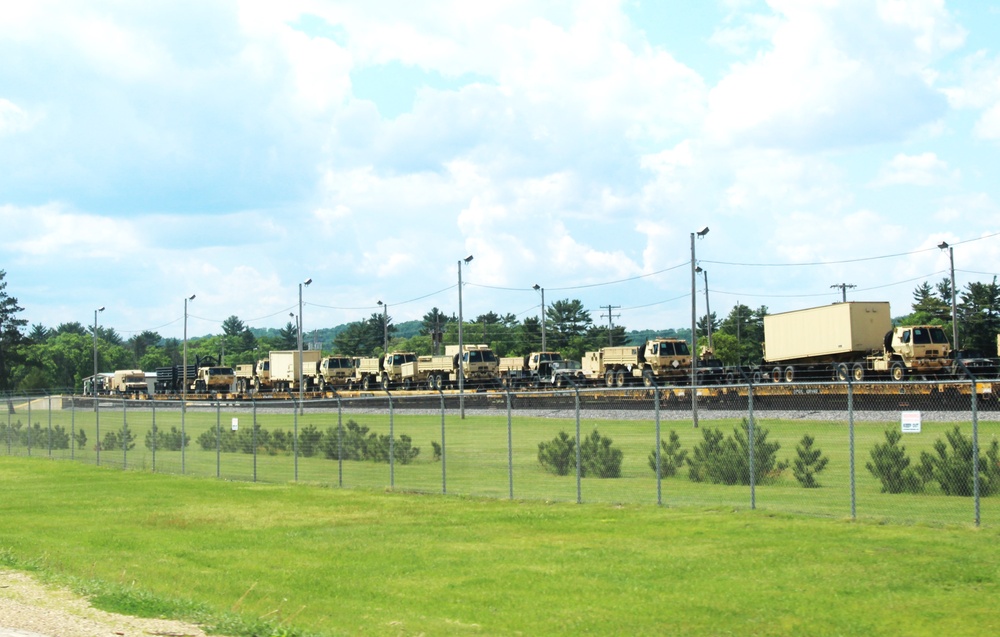 32nd Infantry Brigade Combat Team Soldiers complete ‘largest rail movement with civilian linehaul Wisconsin National Guard has ever done’