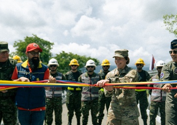 Gen. Richardson Visits Colombia
