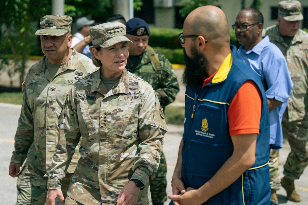 Gen. Richardson Visits Colombia