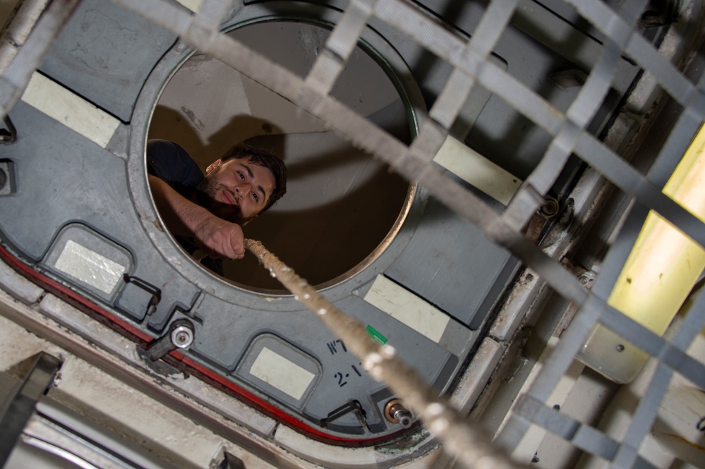 USS Carl Vinson (CVN 70) Sailor Checks The Reboiler