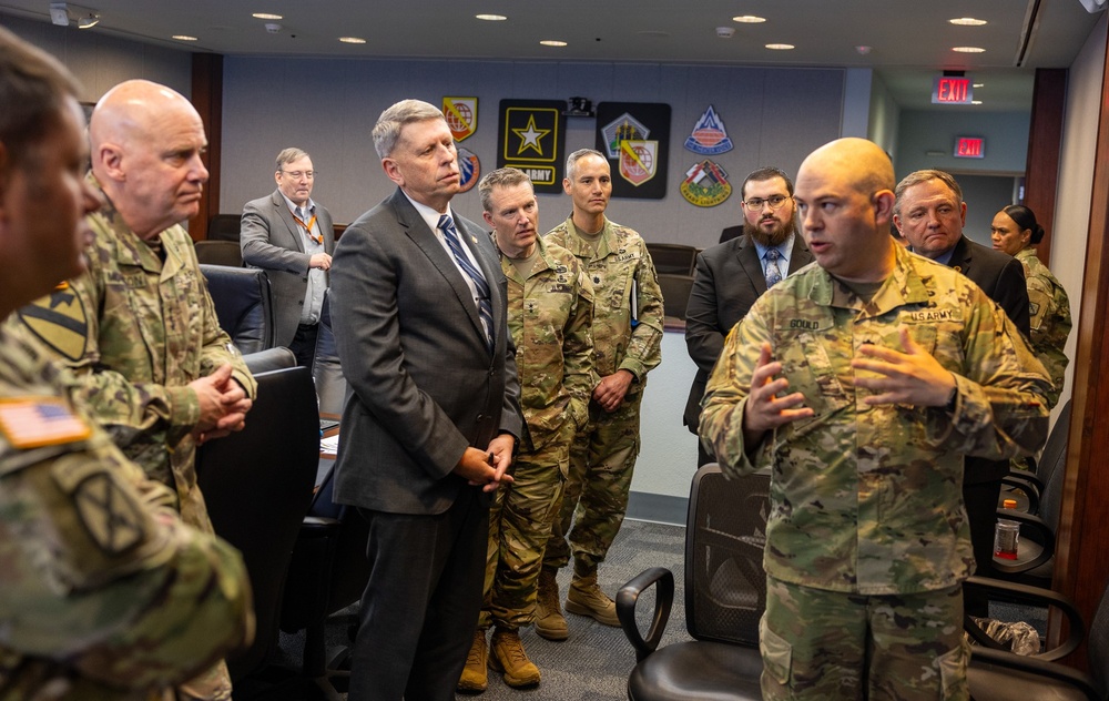 Lieutenant General John B. Morrison Jr. visits NETCOM to review transformation efforts