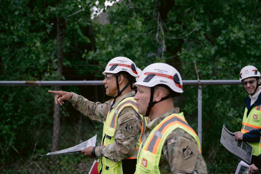 Division Commander Visits Buffalo District Project Sites