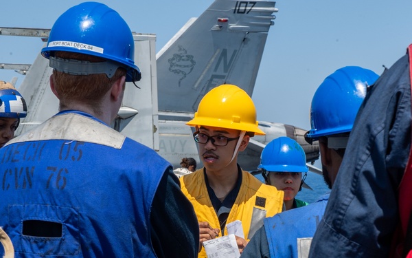 USS Ronald Reagan (CVN 76) conducts a fueling-at-sea and replenishment-at-sea with USNS Rappahannock (T-AO 204)