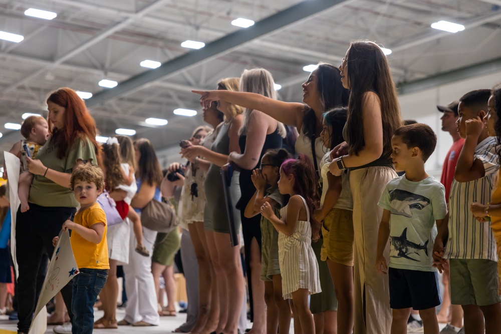 Marine Medium Tiltrotor Squadron (VMM) 261 returns home from deployment