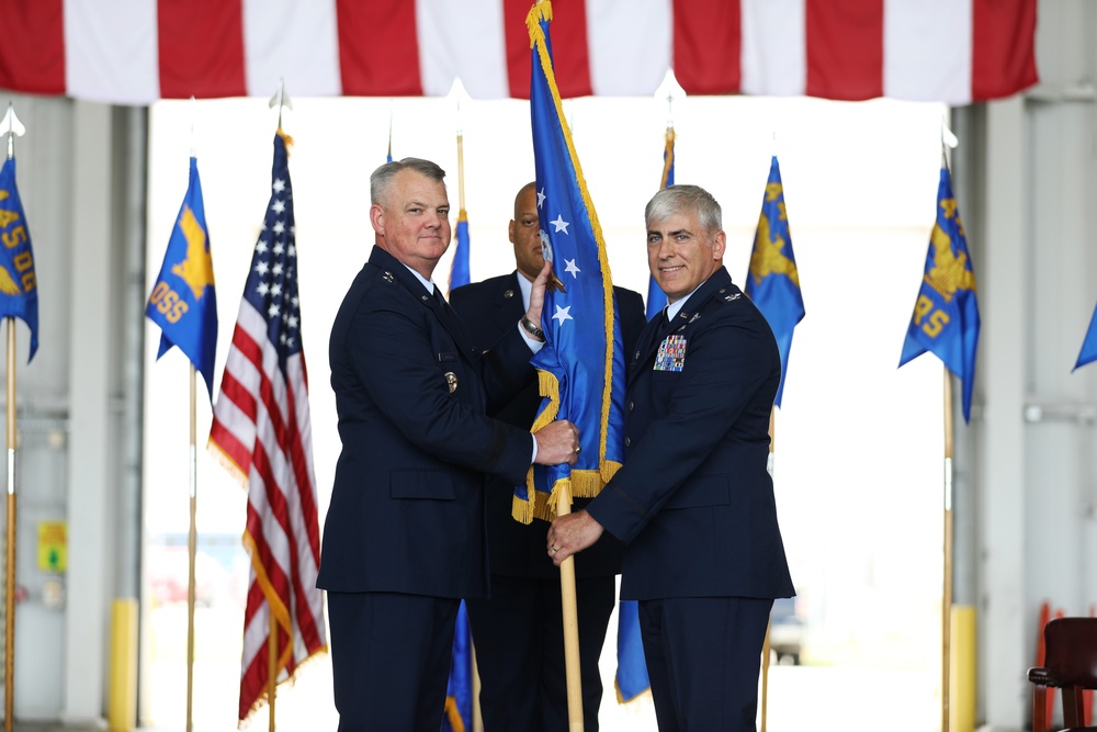 Perry assumes command of 445th Airlift Wing