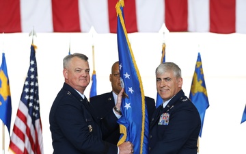 Perry assumes command of 445th Airlift Wing