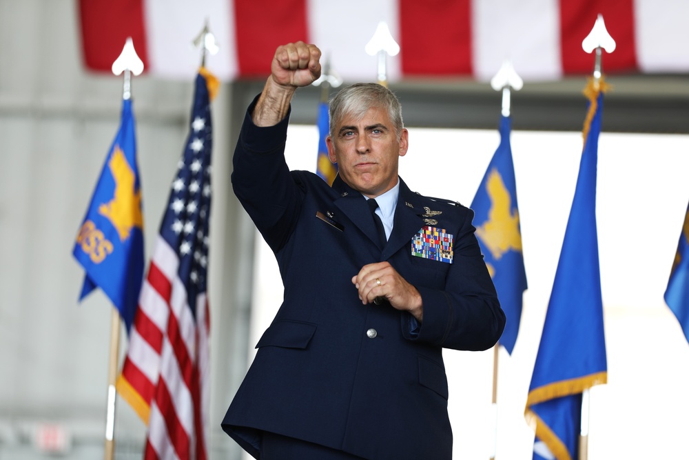 Perry assumes command of 445th Airlift Wing