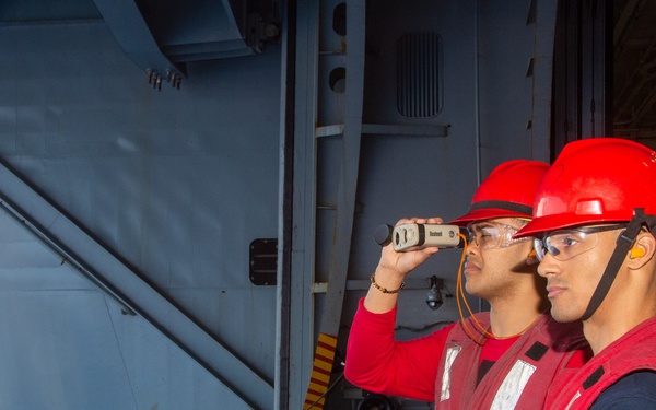 USS Ronald Reagan (CVN 76) conducts a fueling-at-sea and replenishment-at-sea with USNS Rappahannock (T-AO 204)